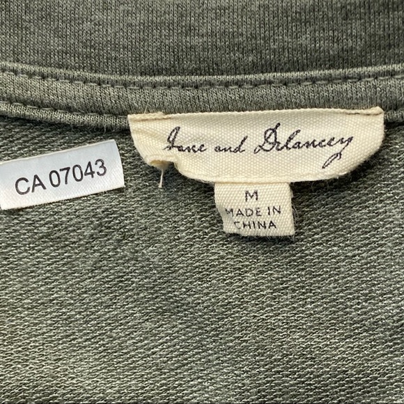 Jane and Delancey women 3/4 sleeves olive green pullover top. Size M. Pre-owned. - Picture 6 of 10
